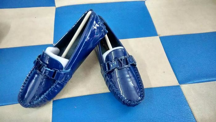 LV Loafers Women--048